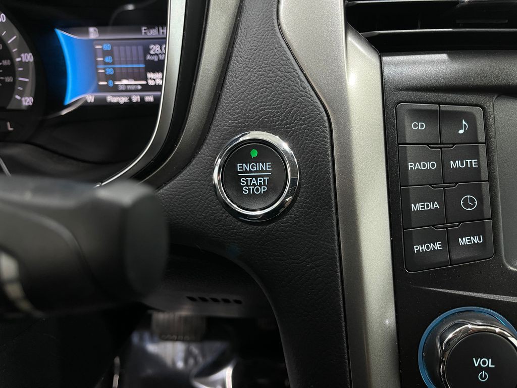 2018 Ford Fusion Image 19