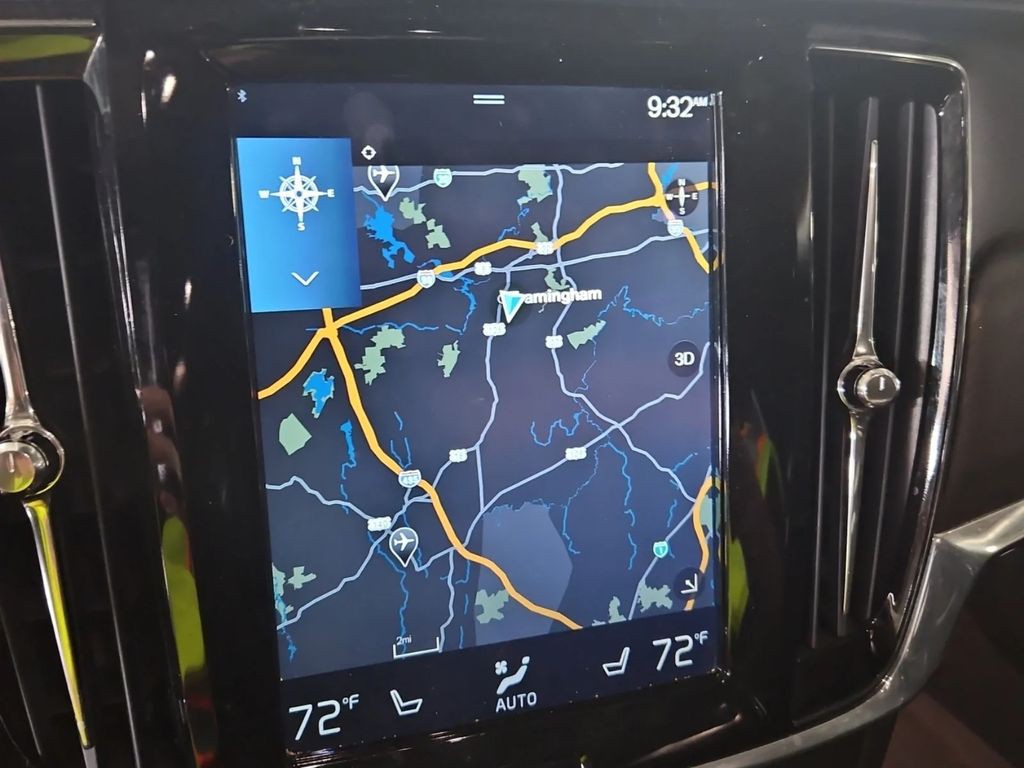 2018 Volvo V90 Cross Country Image 10