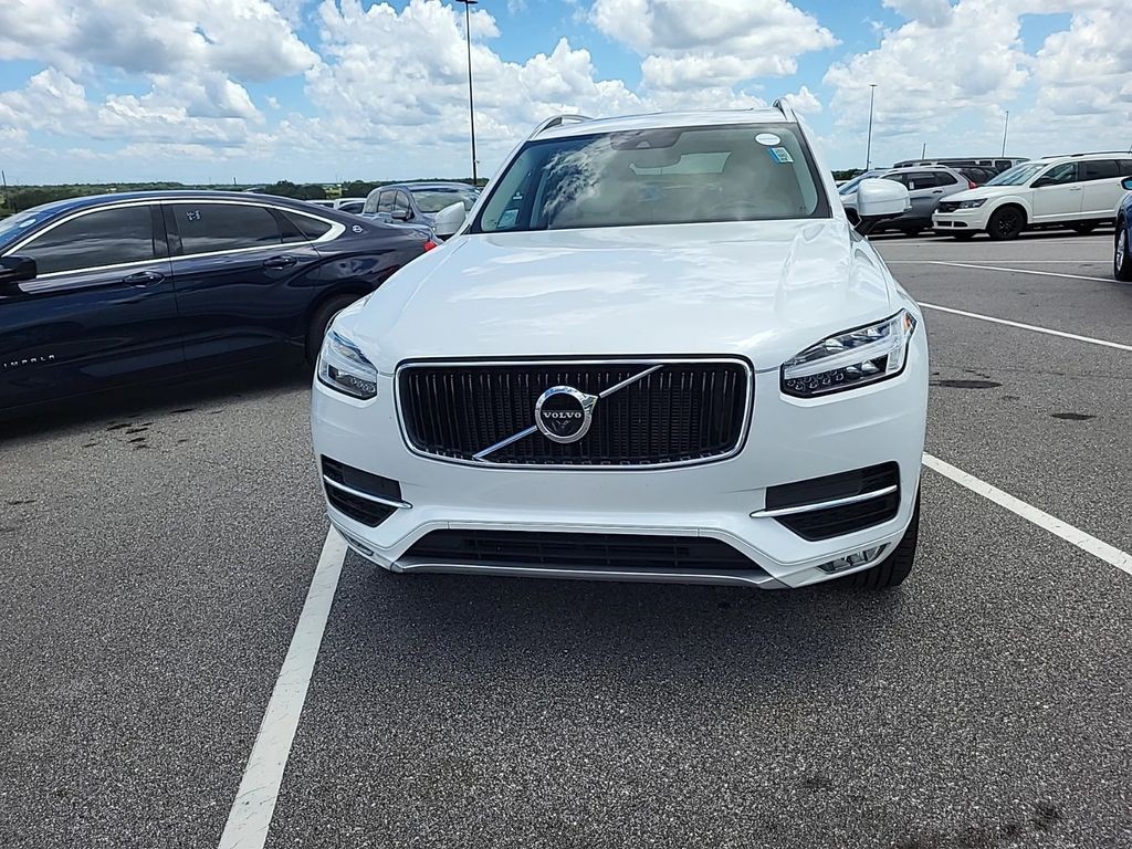2017 Volvo XC90 Image 2