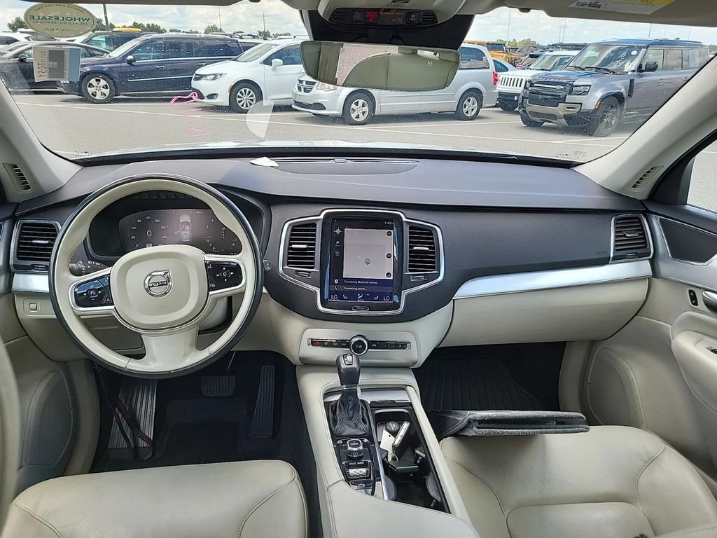 2017 Volvo XC90 Image 8