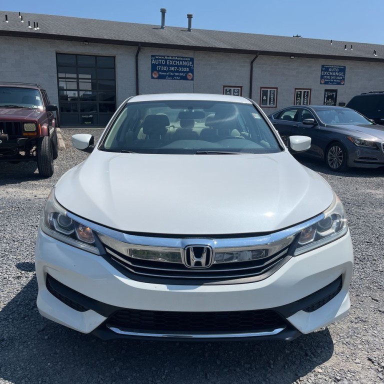 2017 Honda Accord Image 2
