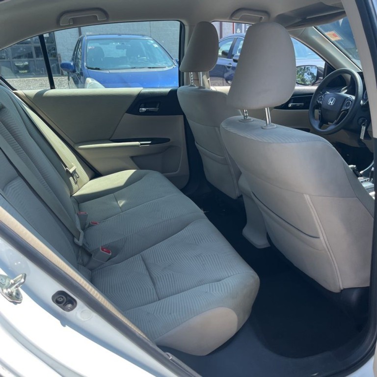 2017 Honda Accord Image 16
