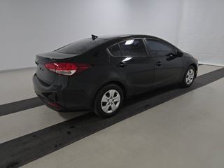 2017 Kia Forte Image 4