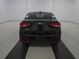 2017 Kia Forte Image 5
