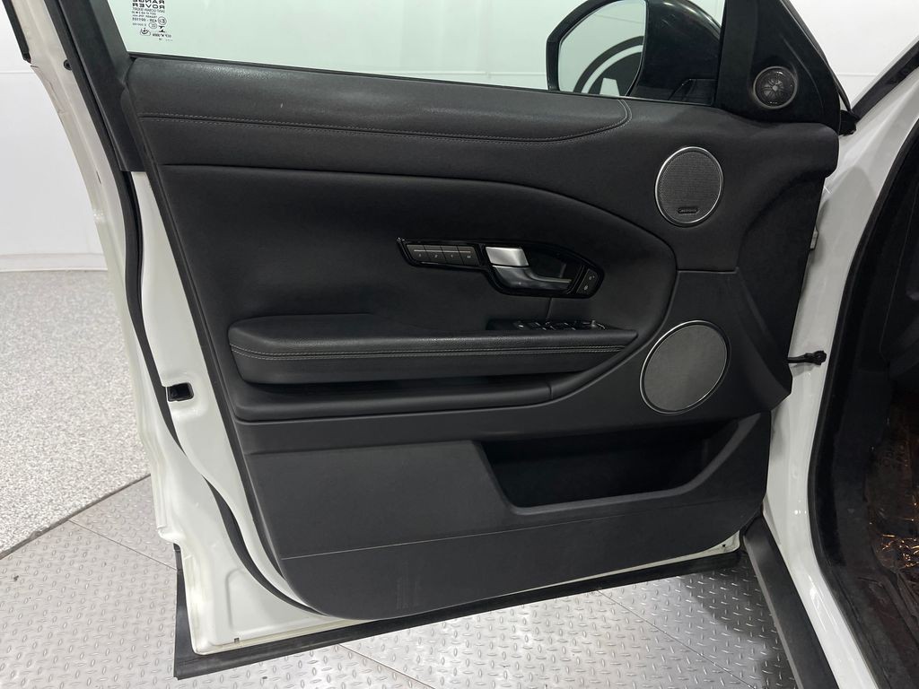 2018 Land Rover Range Rover Evoque Image 15