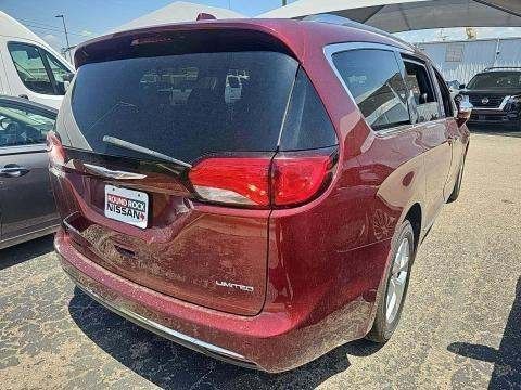 2020 Chrysler Pacifica Image 3