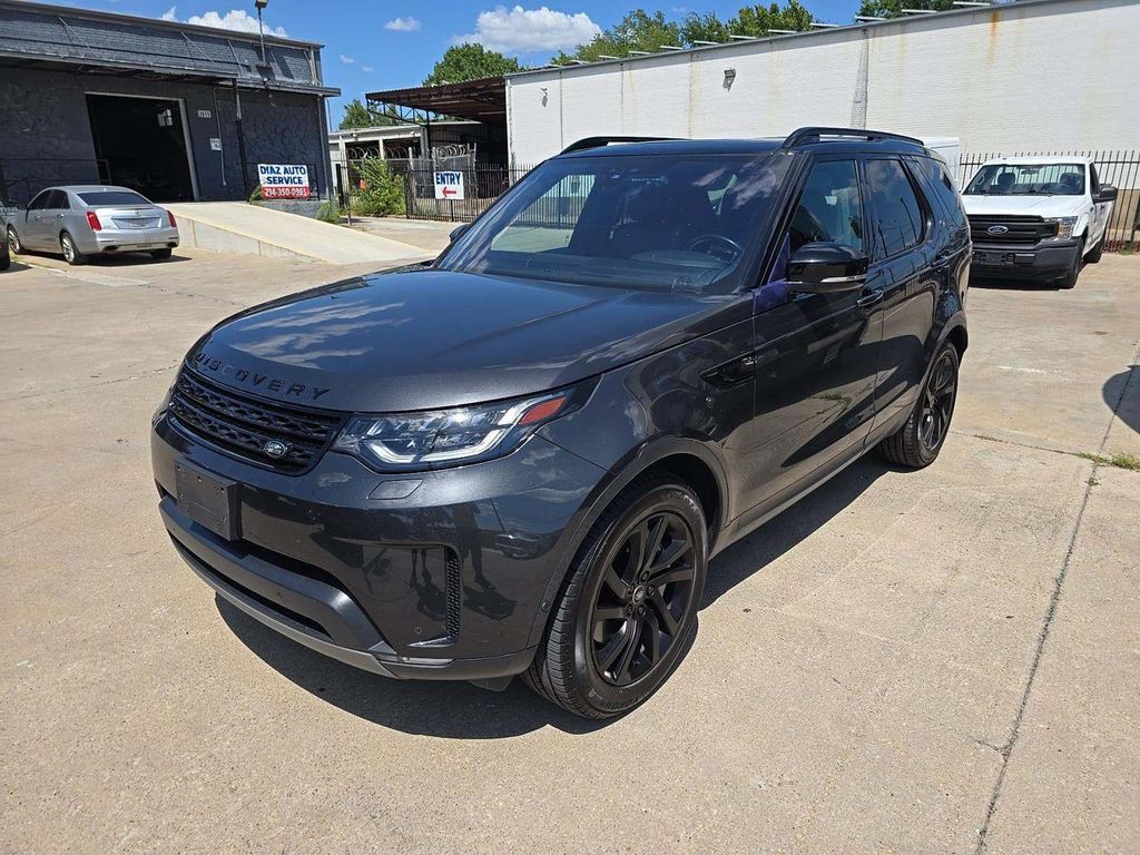 2020 Land Rover Discovery Image 2