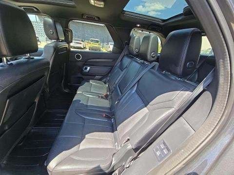 2020 Land Rover Discovery Image 12