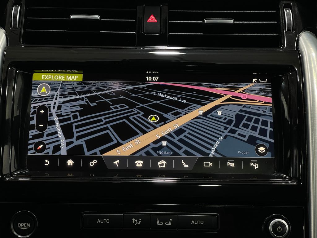 2020 Land Rover Discovery Image 10