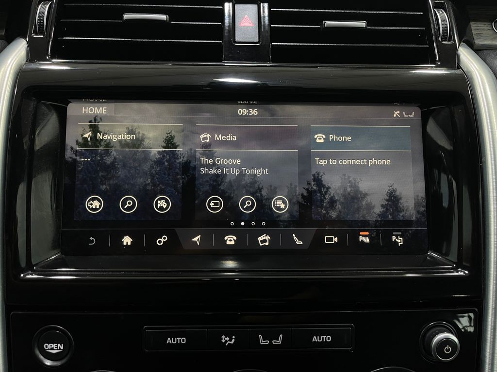 2020 Land Rover Discovery Image 11