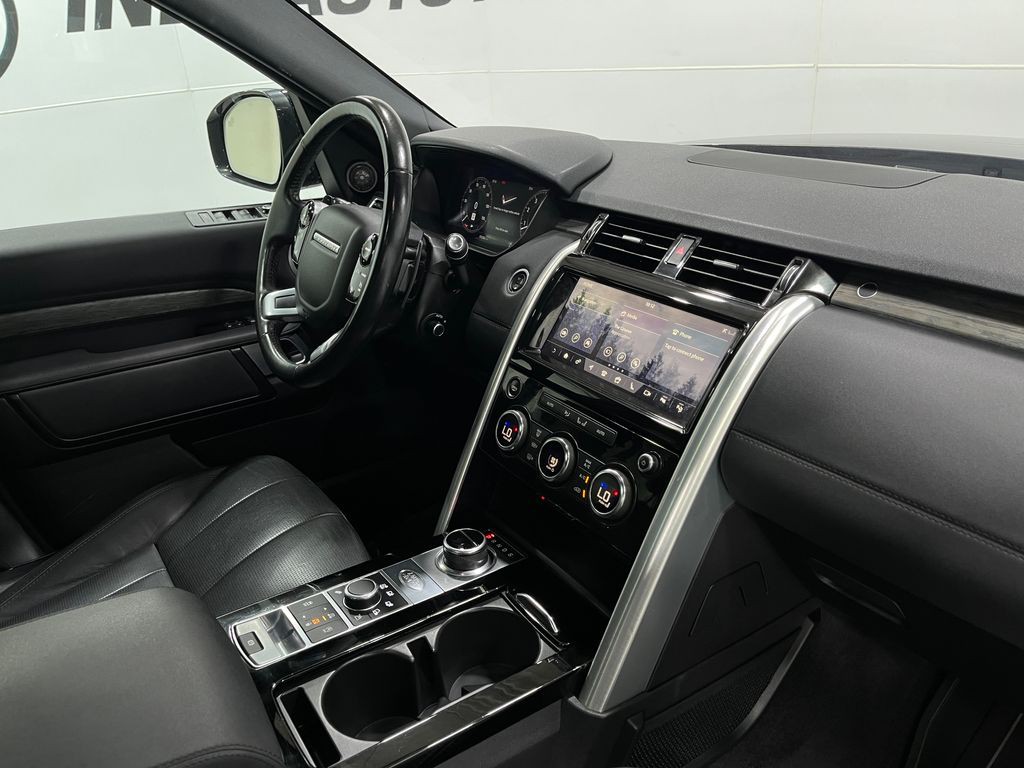2020 Land Rover Discovery Image 21