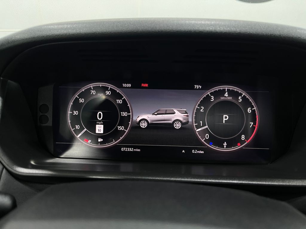 2020 Land Rover Discovery Image 24