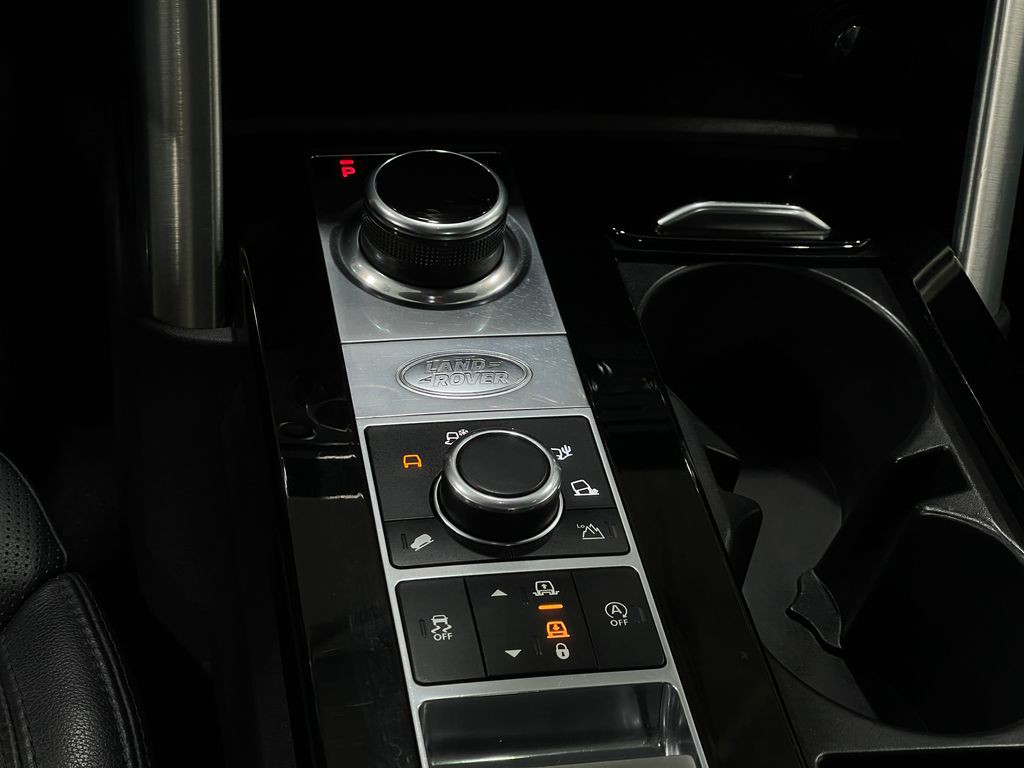 2020 Land Rover Discovery Image 30