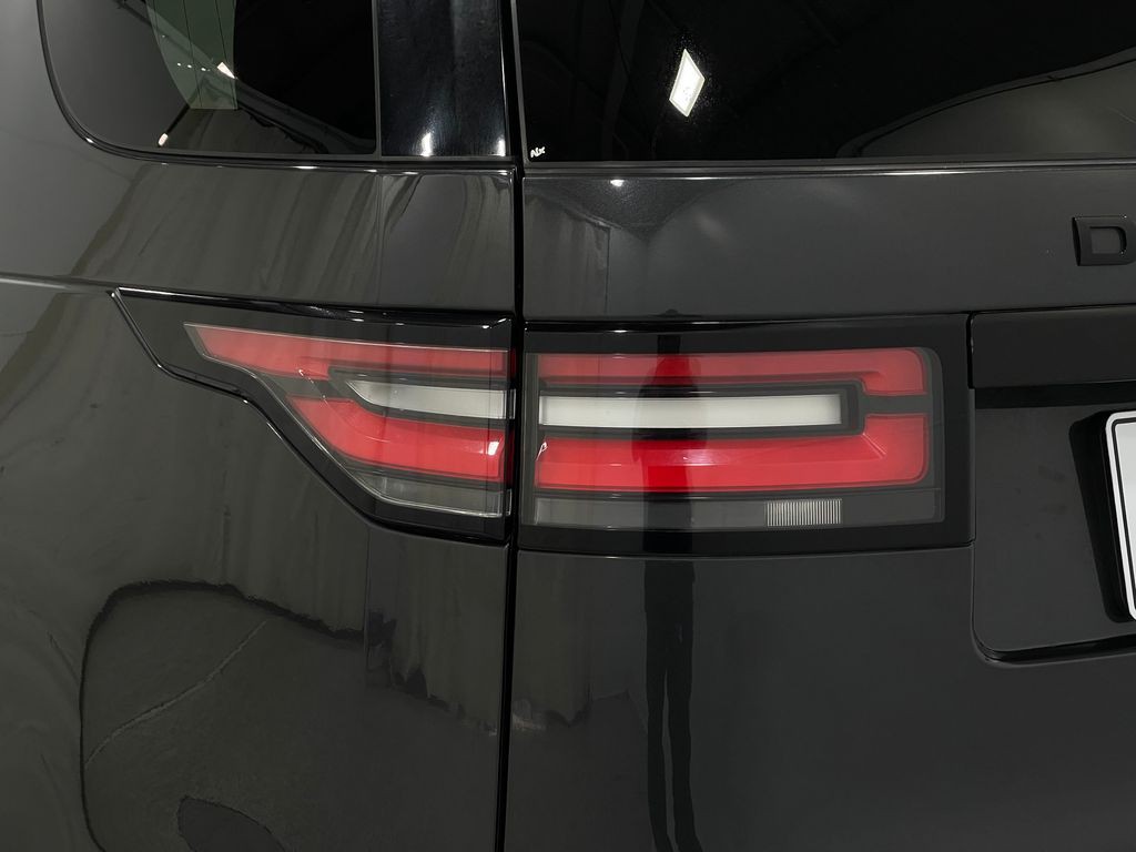 2020 Land Rover Discovery Image 37