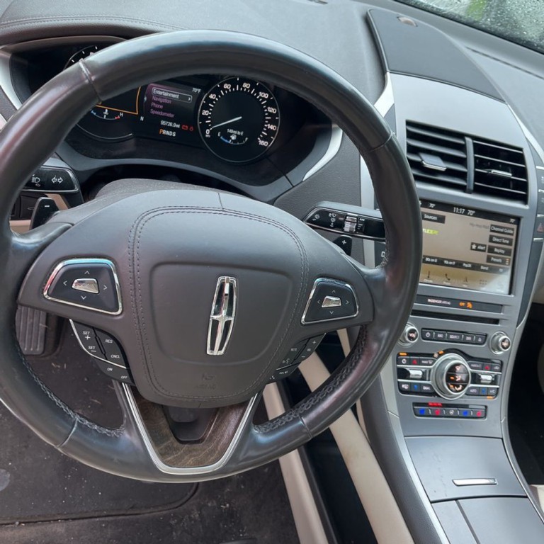 2017 Lincoln MKZ Image 11