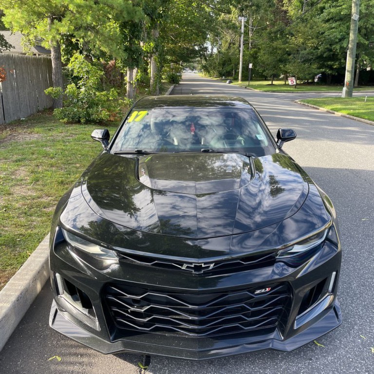 2017 Chevrolet Camaro Image 2