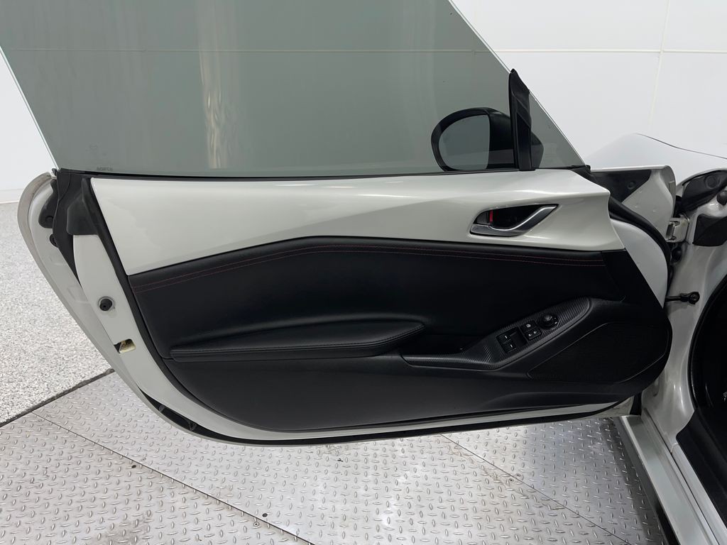 2017 Mazda MX-5 Miata Image 12