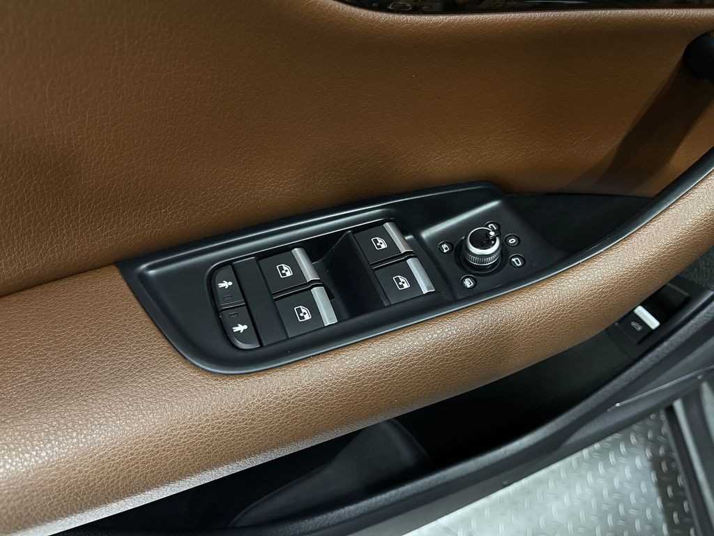 2018 Audi Q7 Image 16