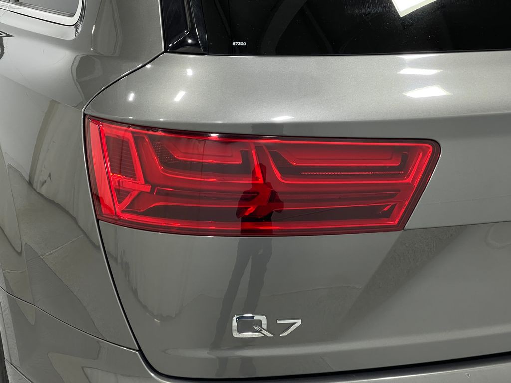 2018 Audi Q7 Image 36