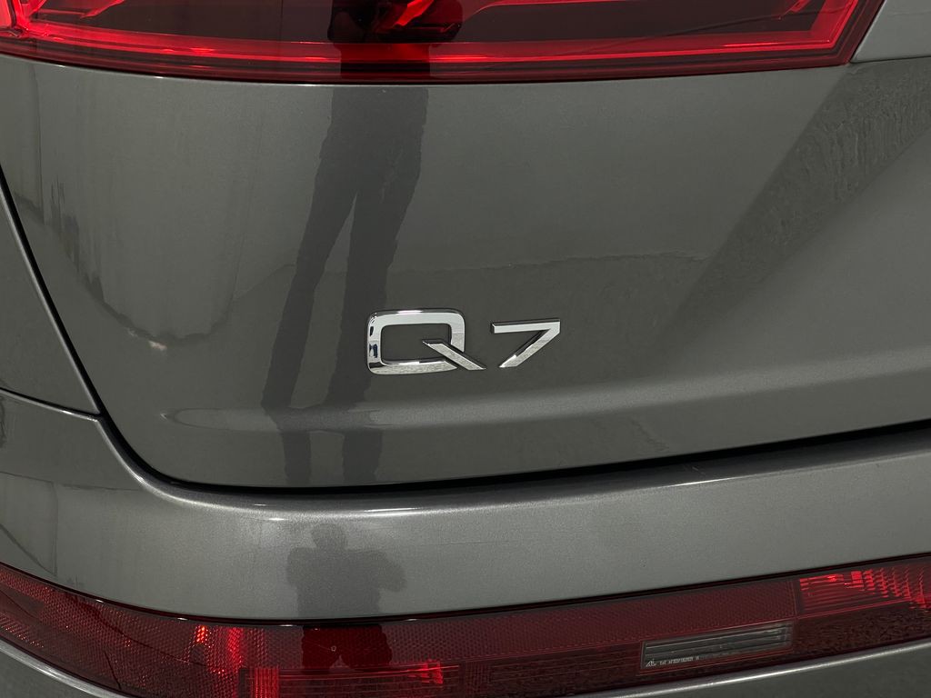2018 Audi Q7 Image 41