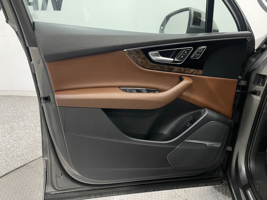 2018 Audi Q7 Image 16