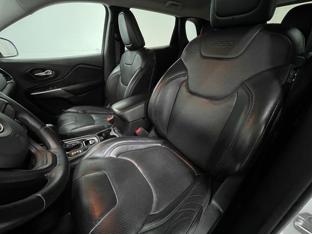2019 Jeep Cherokee Image 13