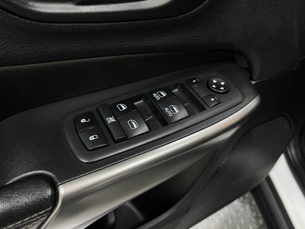 2019 Jeep Cherokee Image 15