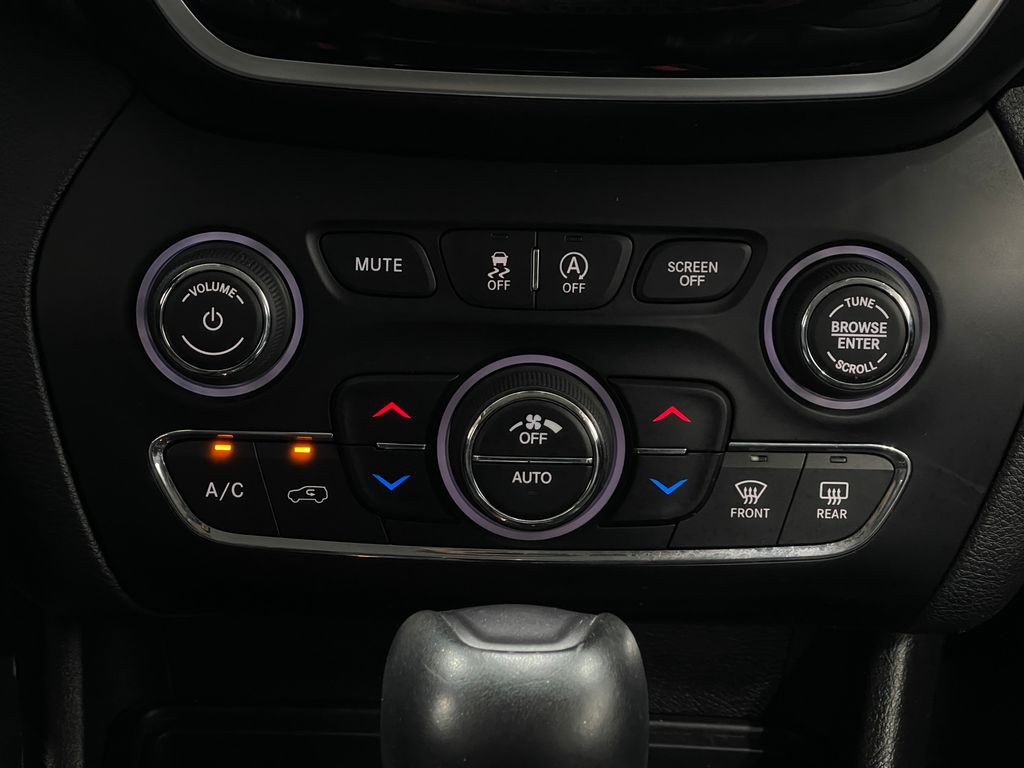 2019 Jeep Cherokee Image 24