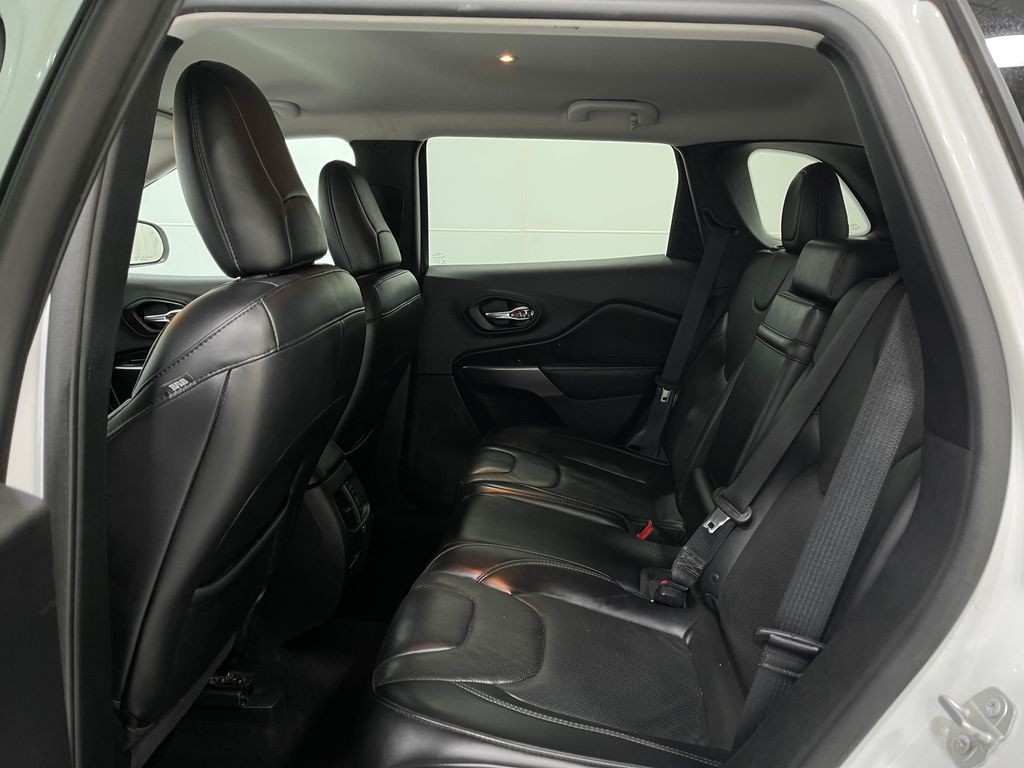 2019 Jeep Cherokee Image 29