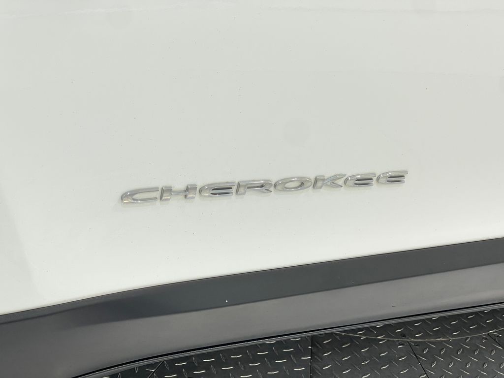 2019 Jeep Cherokee Image 38