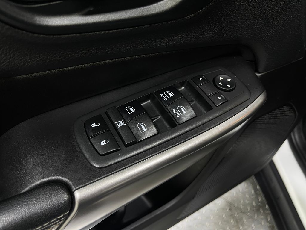 2019 Jeep Cherokee Image 15