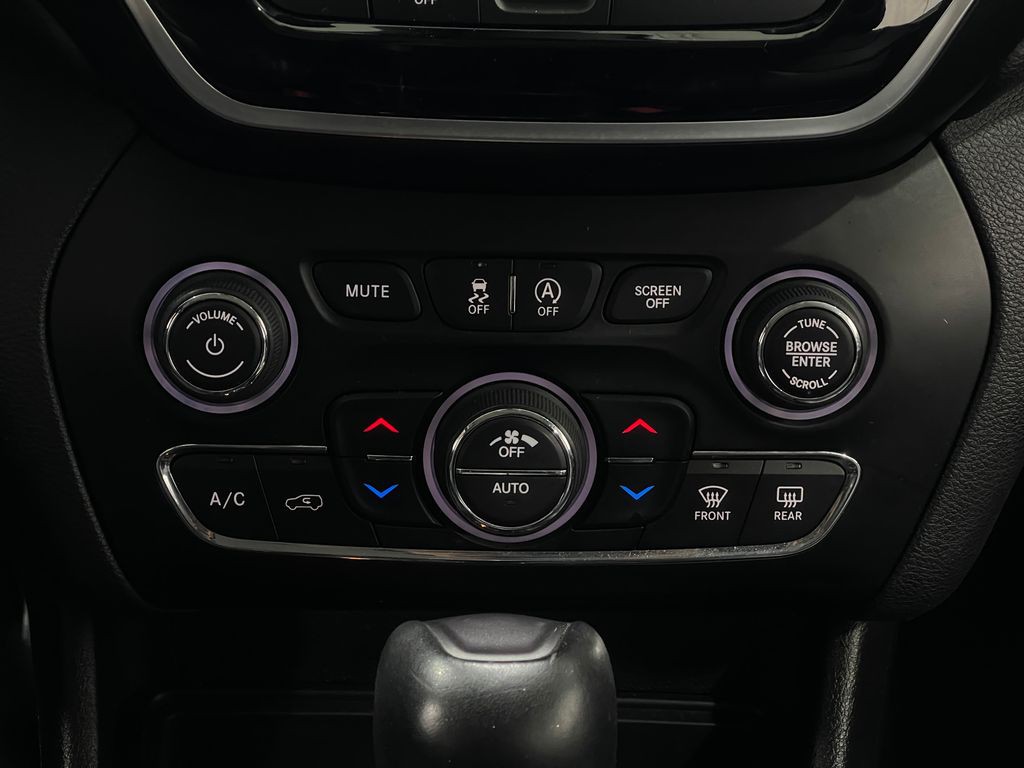 2019 Jeep Cherokee Image 24