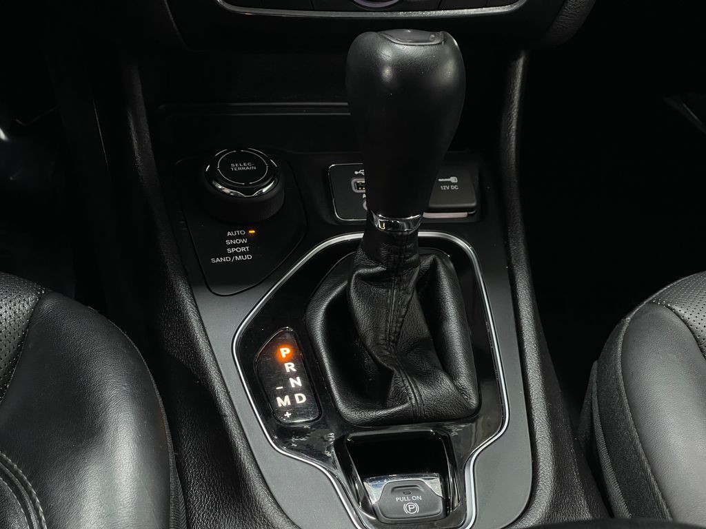 2019 Jeep Cherokee Image 28