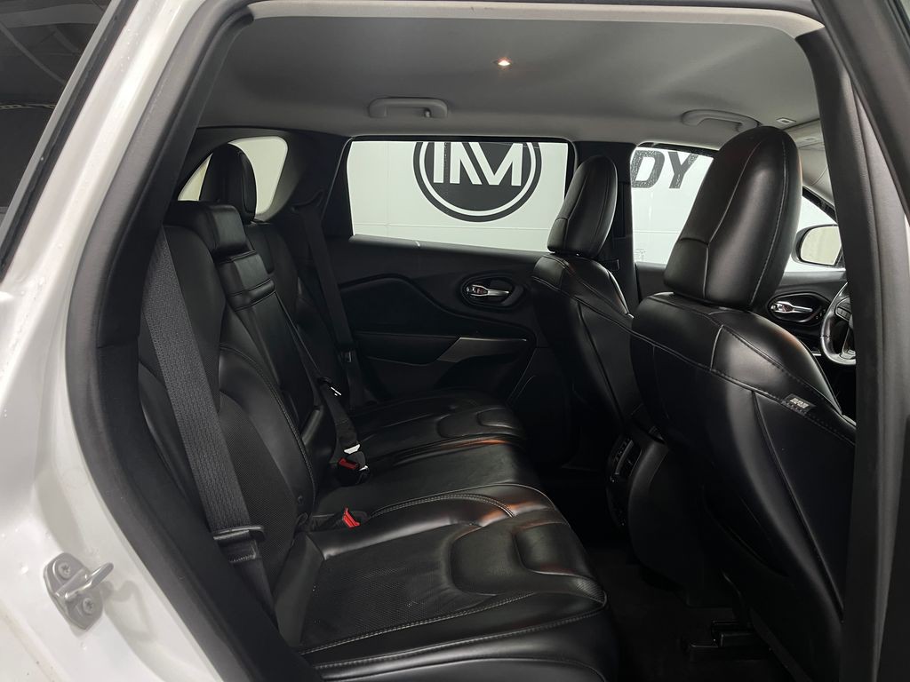 2019 Jeep Cherokee Image 30