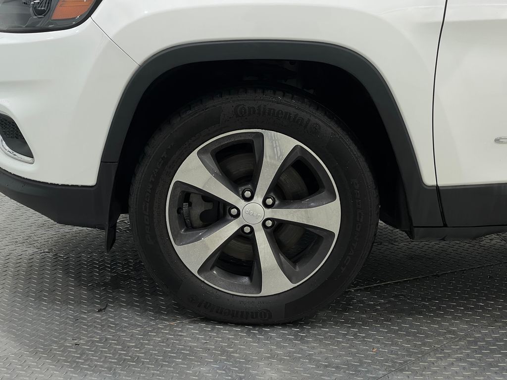 2019 Jeep Cherokee Image 34