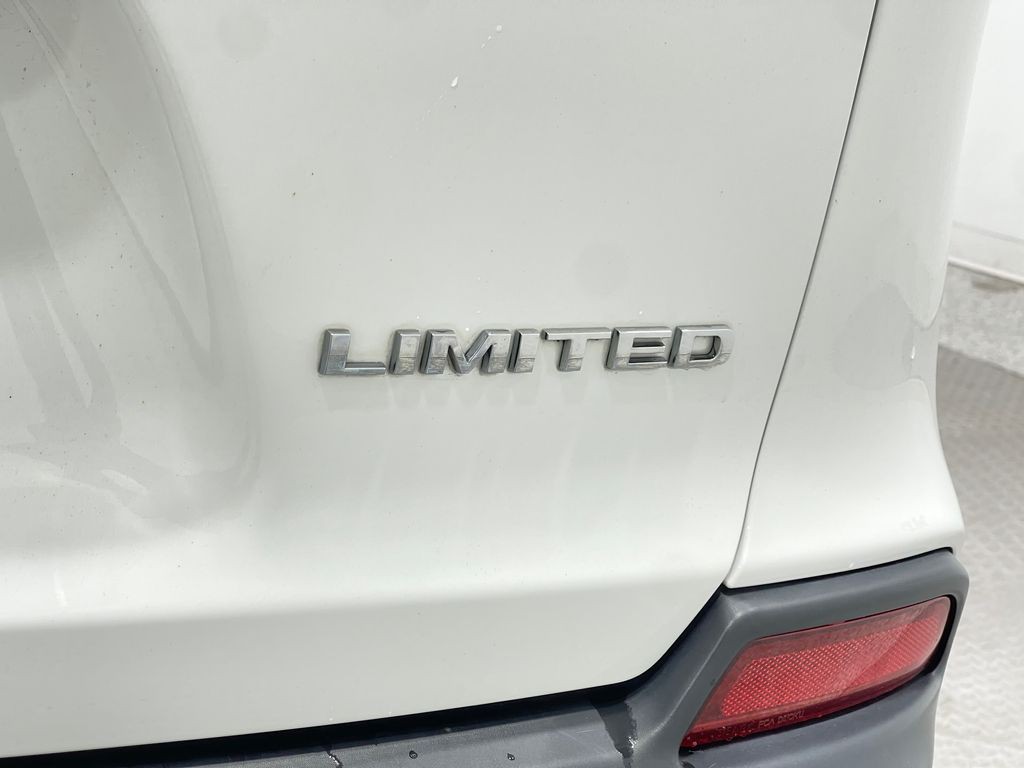 2019 Jeep Cherokee Image 39