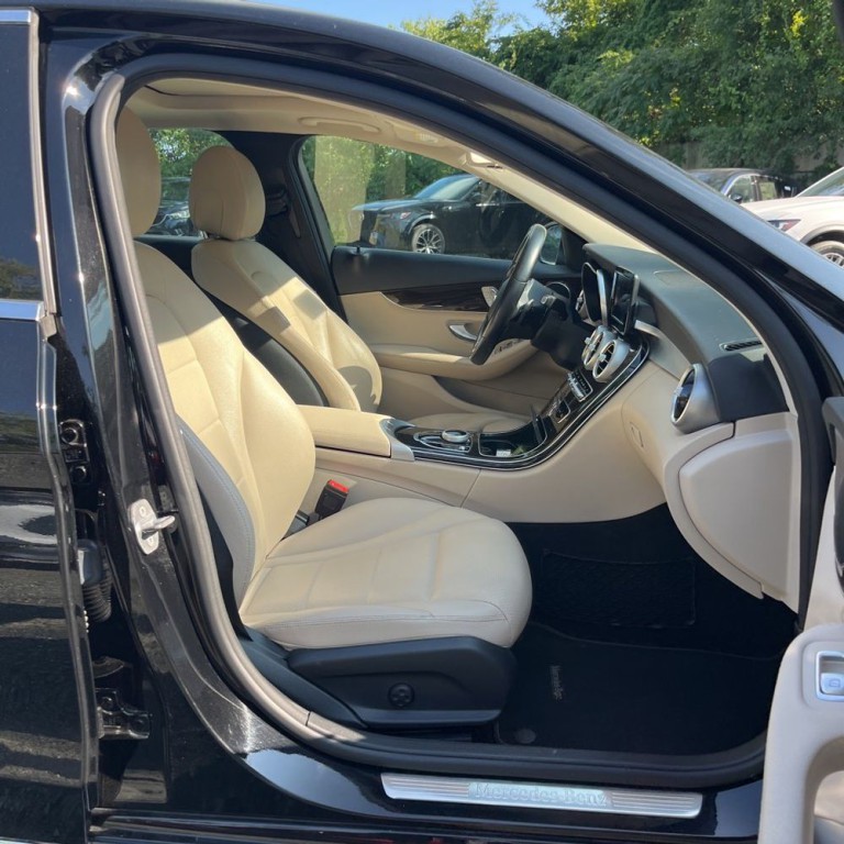 2019 Mercedes-Benz C-Class Image 9