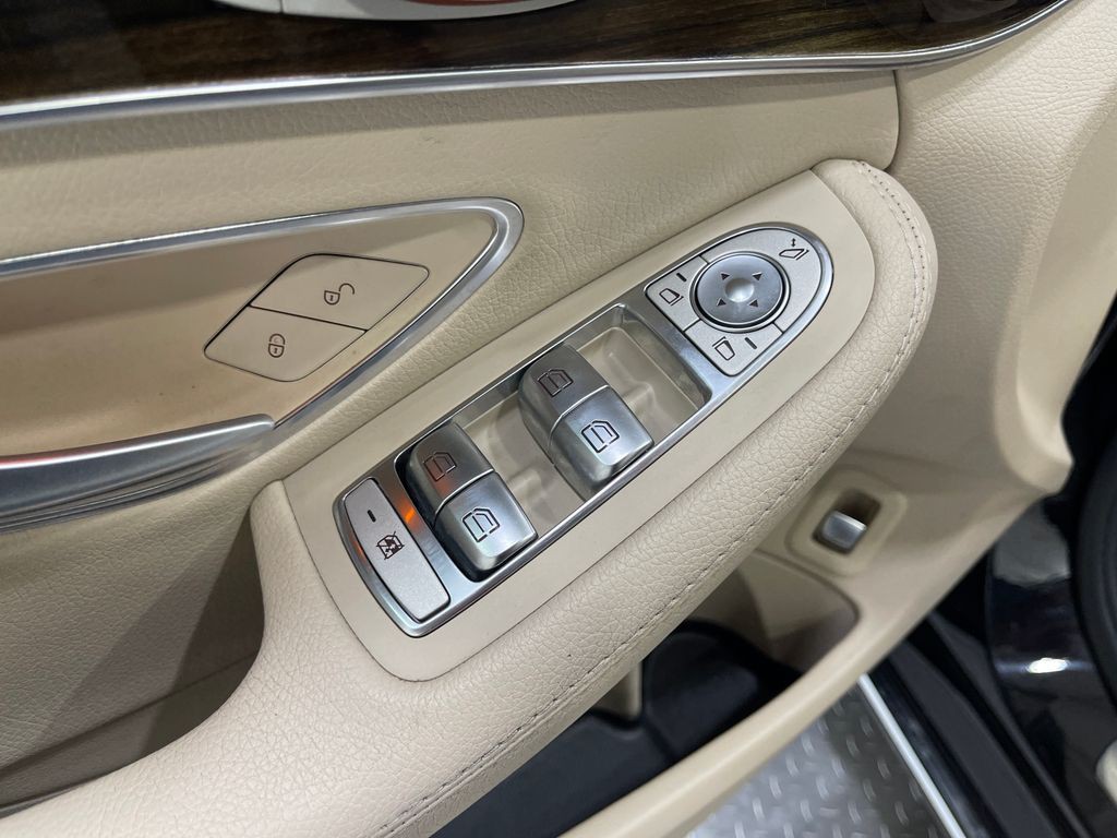 2019 Mercedes-Benz C-Class Image 11