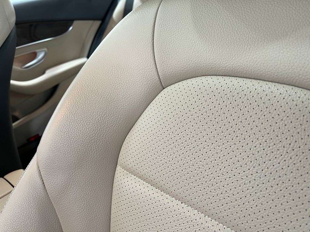 2019 Mercedes-Benz C-Class Image 13