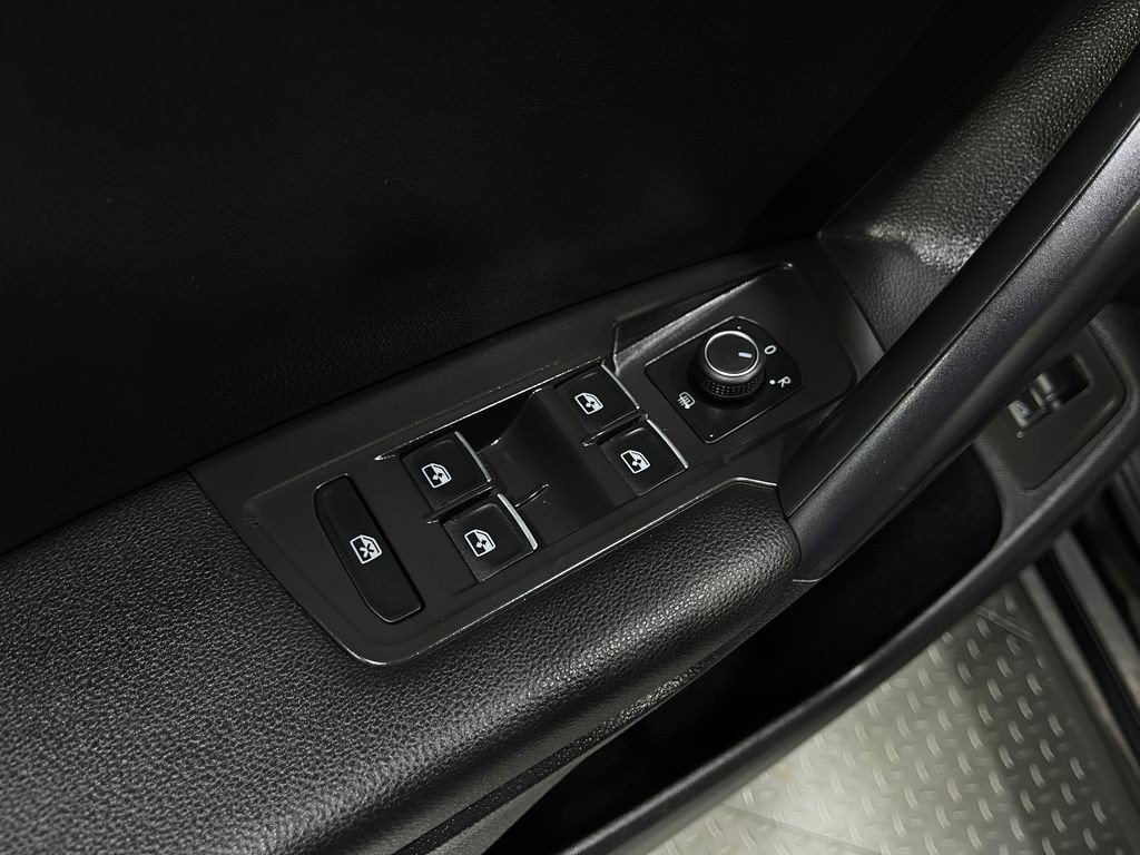 2021 Volkswagen Tiguan Image 17