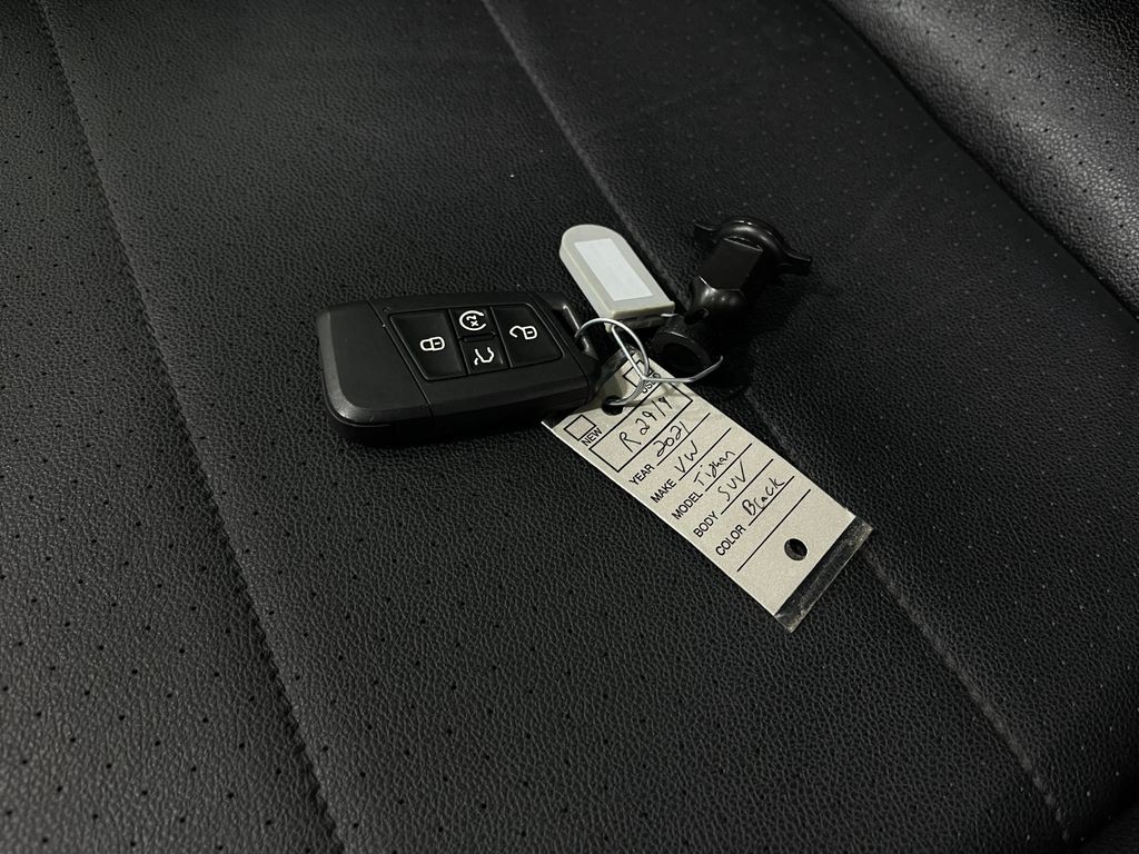 2021 Volkswagen Tiguan Image 38