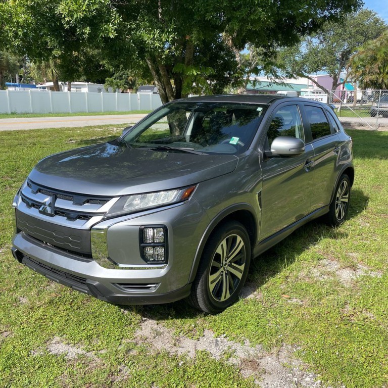 2022 Mitsubishi Outlander Image 3