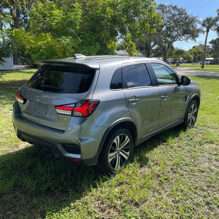 2022 Mitsubishi Outlander Image 6