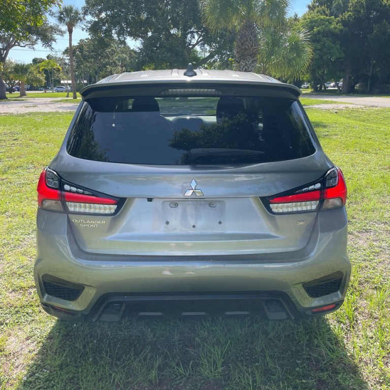 2022 Mitsubishi Outlander Image 7