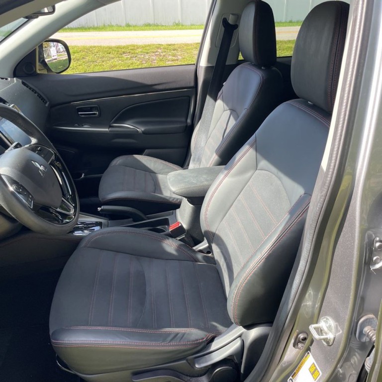 2022 Mitsubishi Outlander Image 9