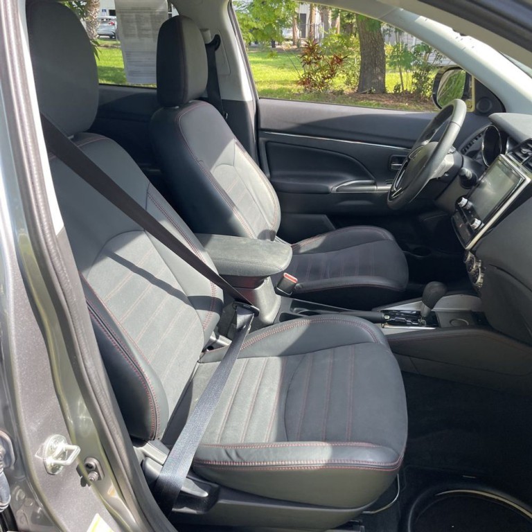 2022 Mitsubishi Outlander Image 10