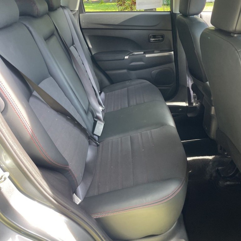 2022 Mitsubishi Outlander Image 17