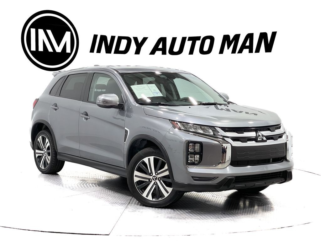 2022 Mitsubishi Outlander Image 2