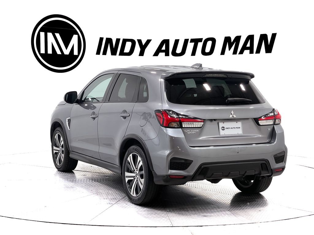 2022 Mitsubishi Outlander Image 6