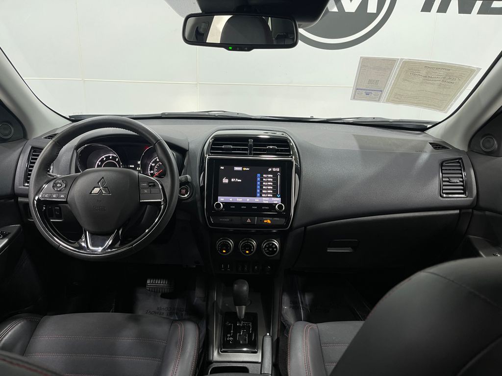 2022 Mitsubishi Outlander Image 17